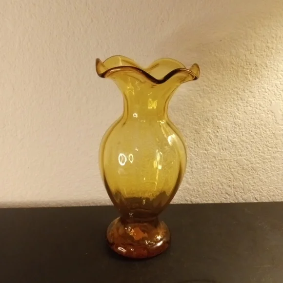 EXQUISITE MCM Crate & Barrel Optic Ruffled Edge Amber Fluted Vase.